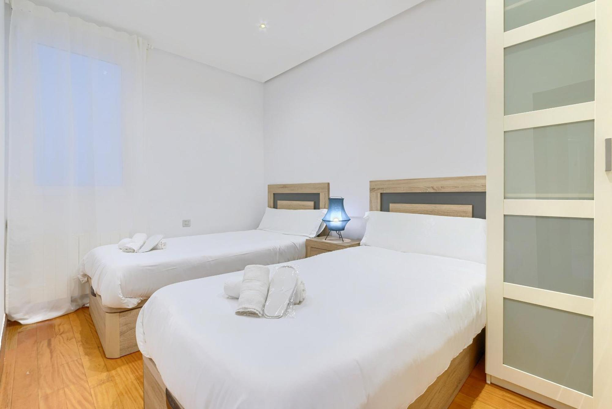 Ayuntamiento Cerca Del Casco Viejo & Parking Apartman Bilbao Kültér fotó