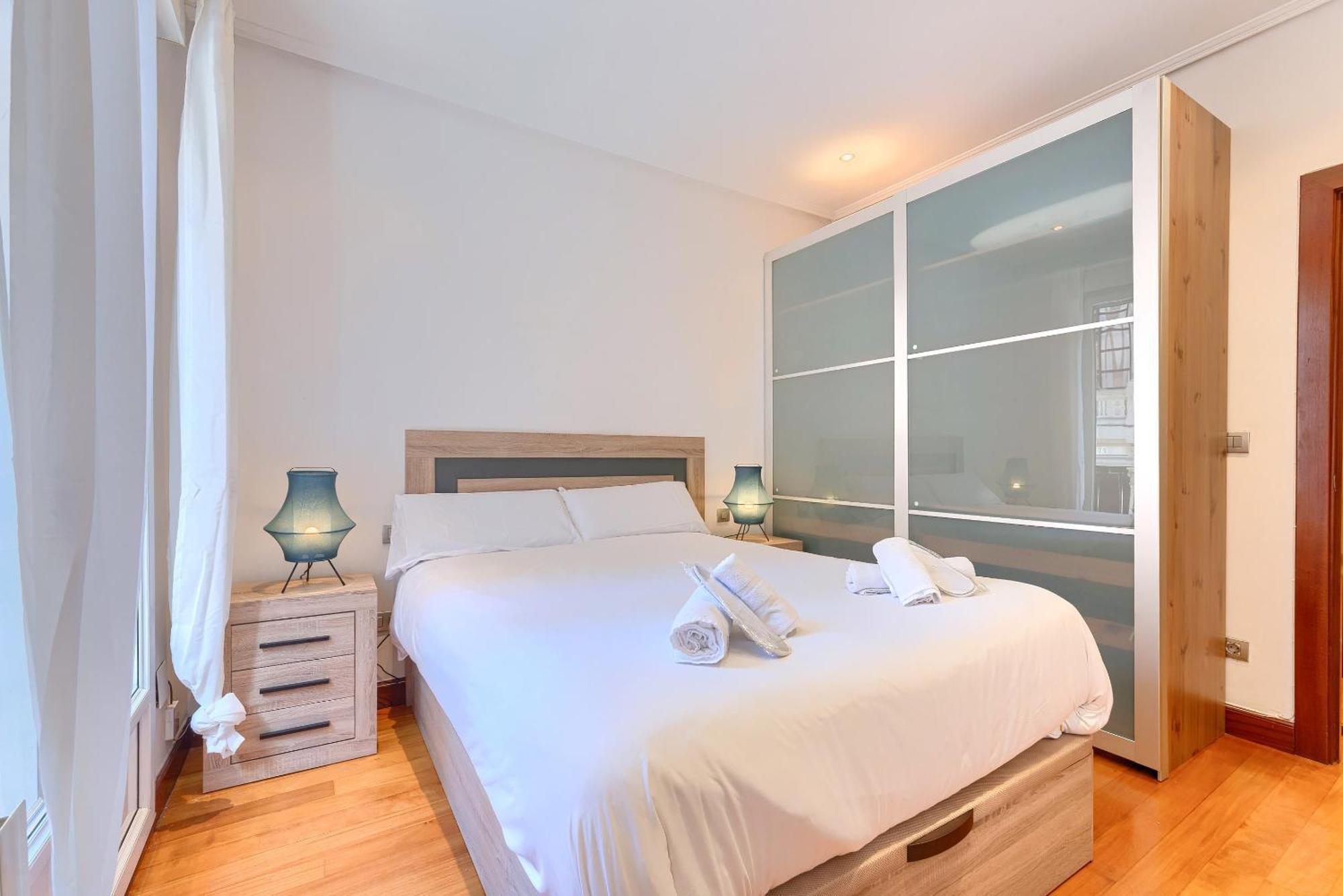 Ayuntamiento Cerca Del Casco Viejo & Parking Apartman Bilbao Kültér fotó