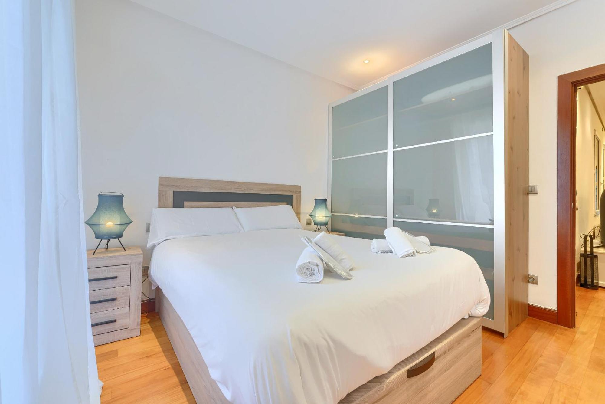 Ayuntamiento Cerca Del Casco Viejo & Parking Apartman Bilbao Kültér fotó